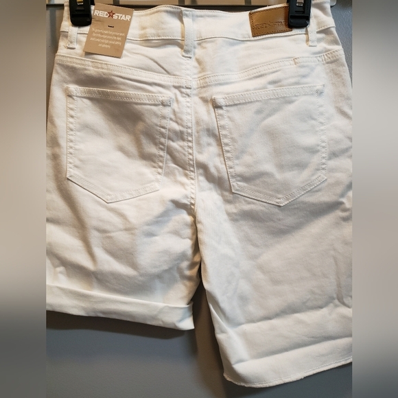 Red Star NWT White Bermuda Shorts, 2/26 - Picture 3 of 5